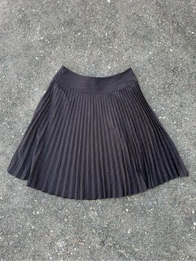 Women's Pleated A-Line Skirt - Black